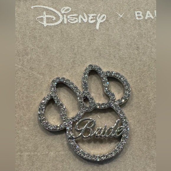 Disney Bride Earrings 🤍 - Picture 3 of 4